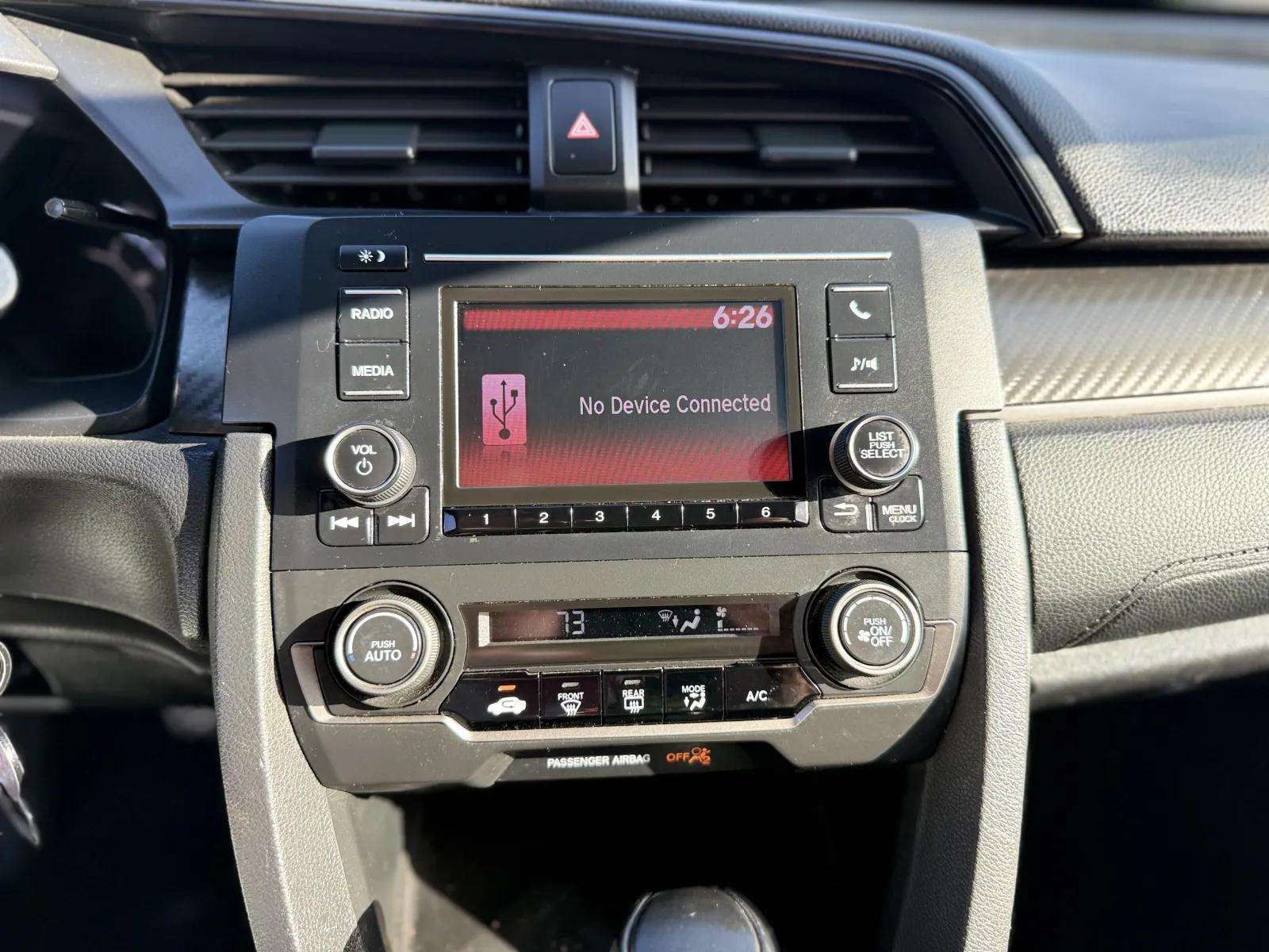 2018 Honda CIVIC HATCHBACK SPORT FWD — photo 16