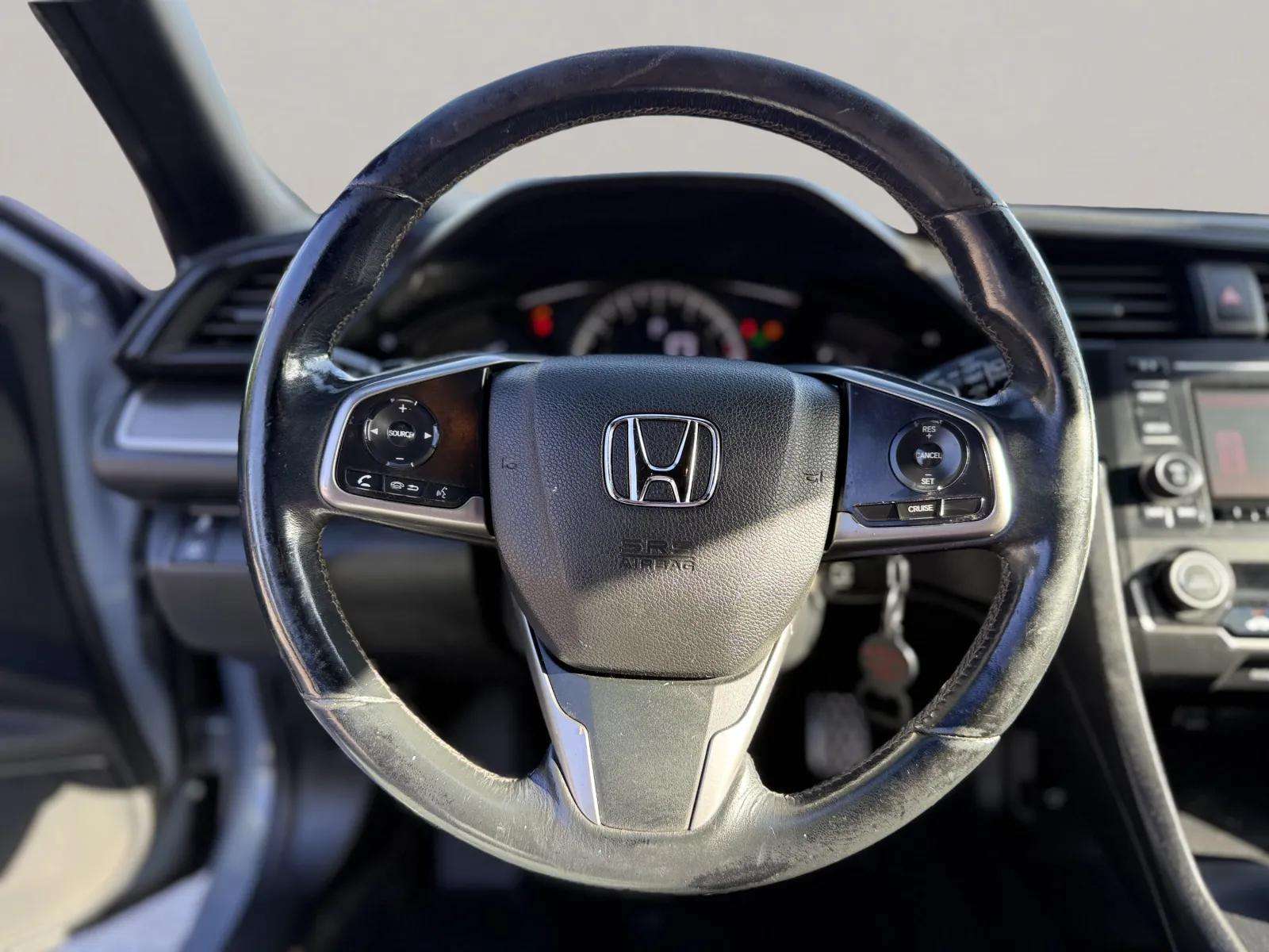 2018 Honda CIVIC HATCHBACK SPORT FWD — photo 19