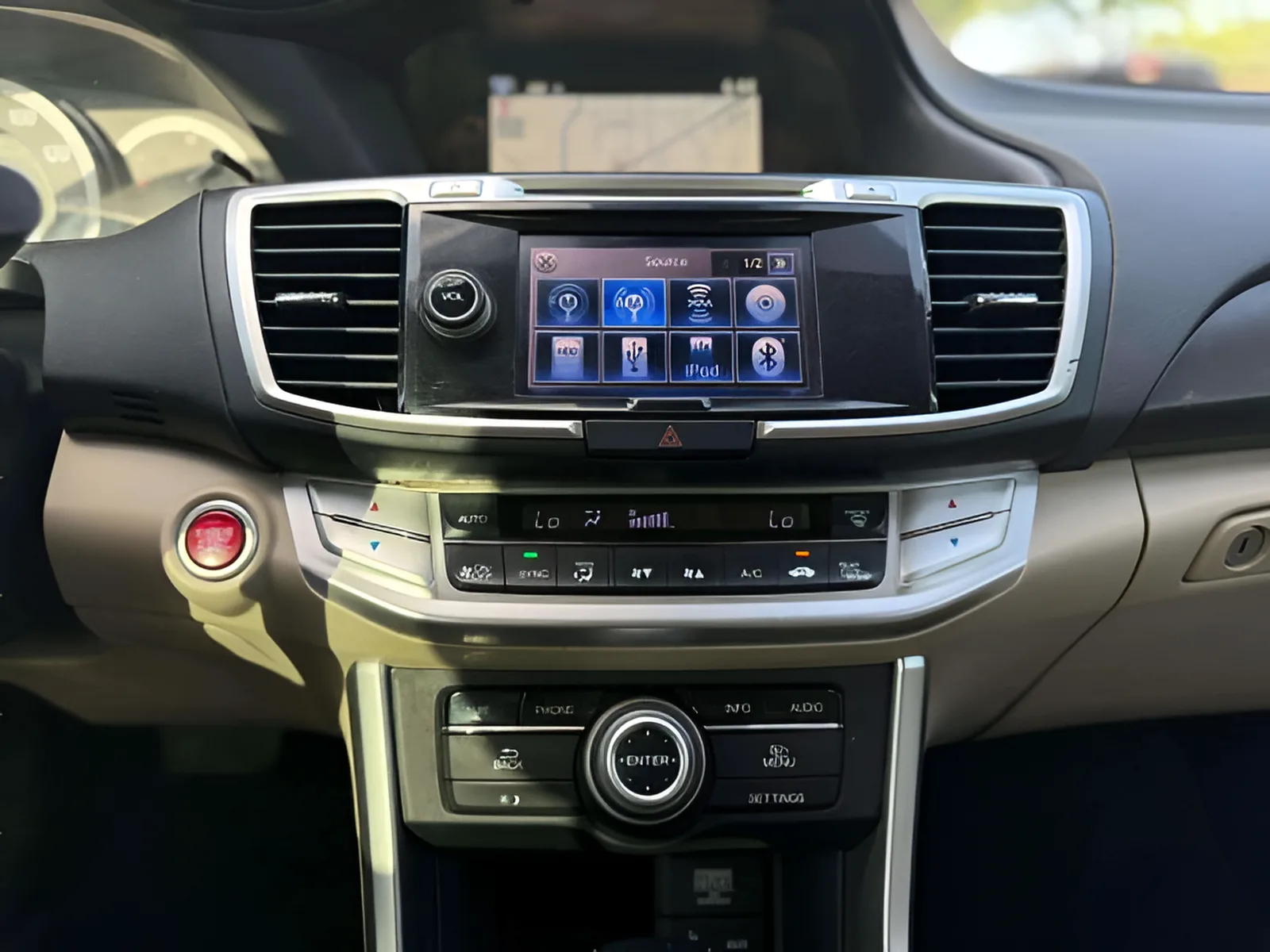 2014 Honda Accord Touring Sedan 4d — photo 14