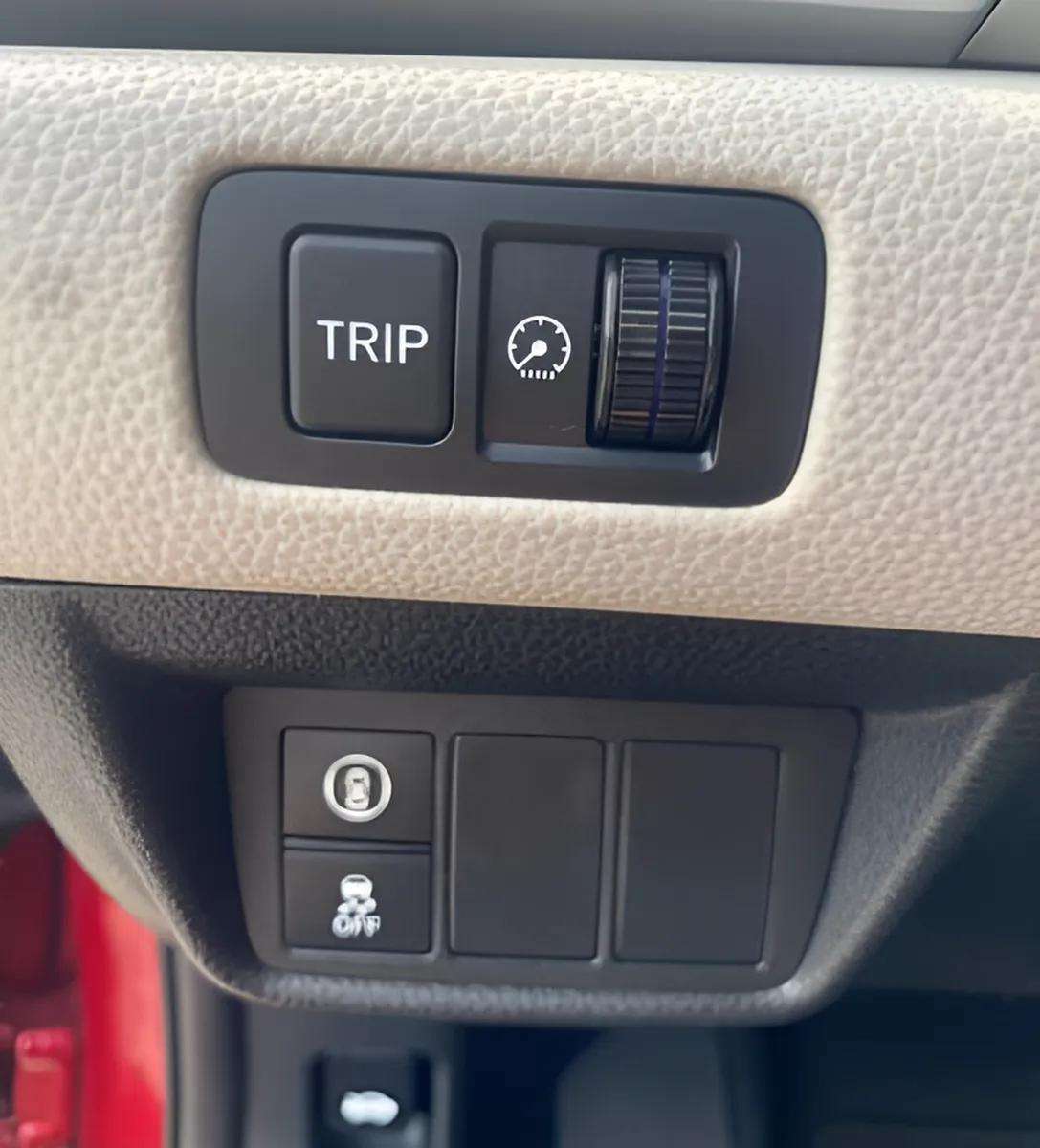2019 Honda ACCORD LX Sedan — photo 17
