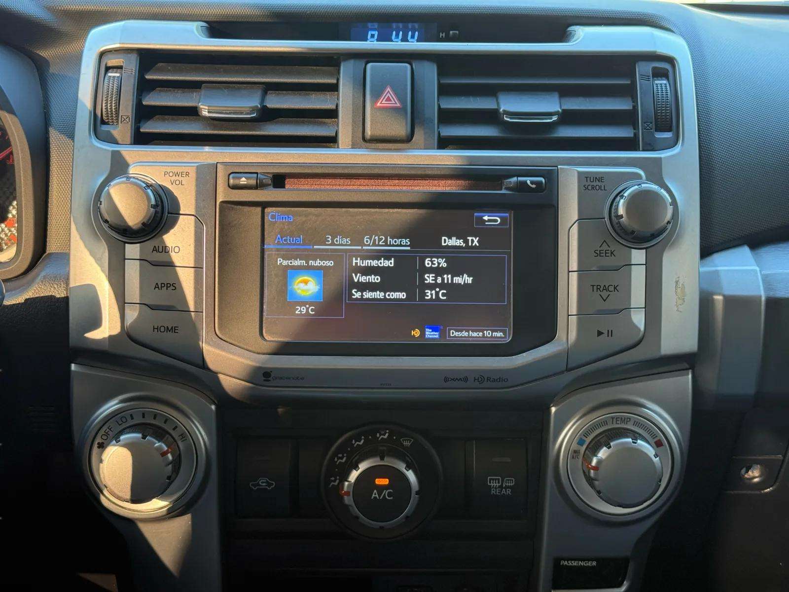 2016 Toyota 4RUNNER SR5 4WD — photo 13