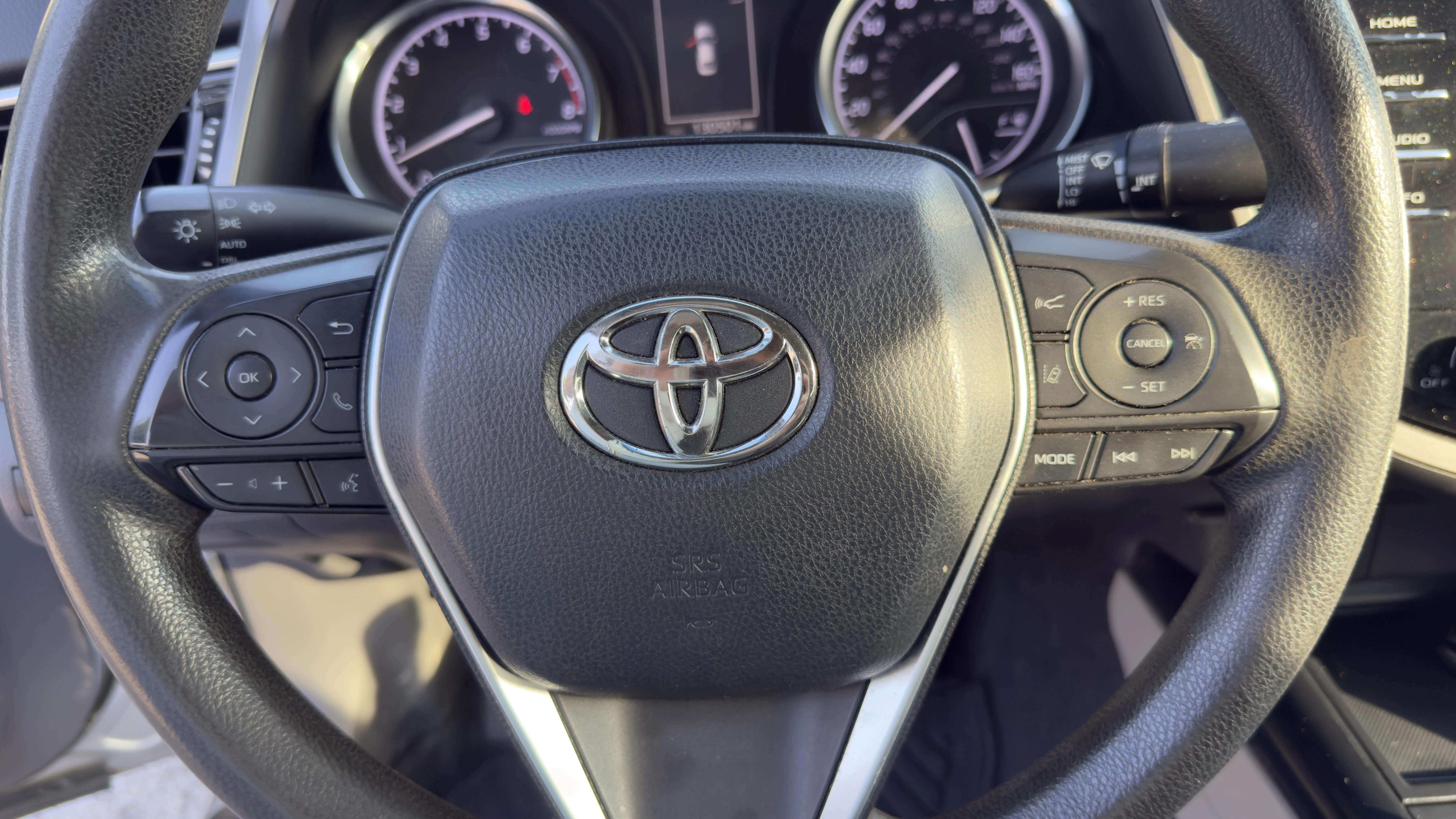 2018 Toyota Camry LE — photo 12