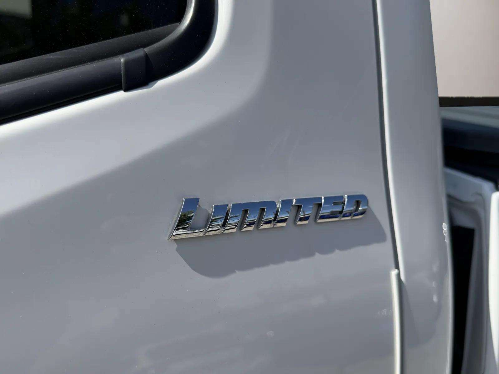 2019 Toyota TACOMA Limited Double Cab 4WD — photo 7