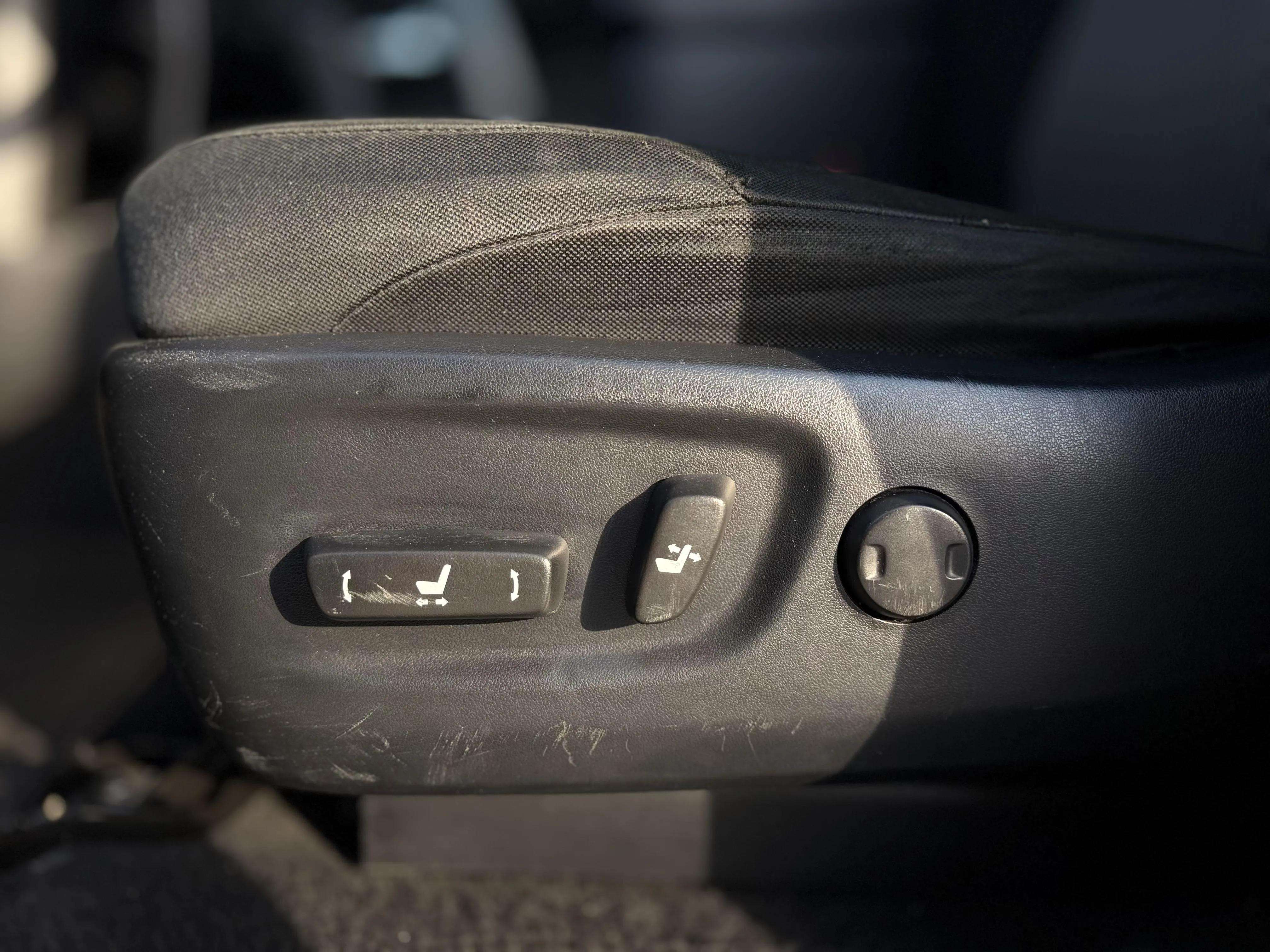 2016 Toyota 4RUNNER SR5 4WD — photo 21