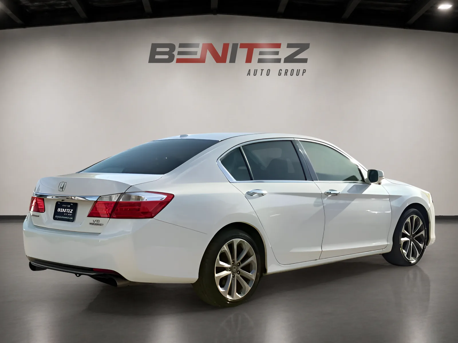 2014 Honda Accord Touring Sedan 4d — photo 5