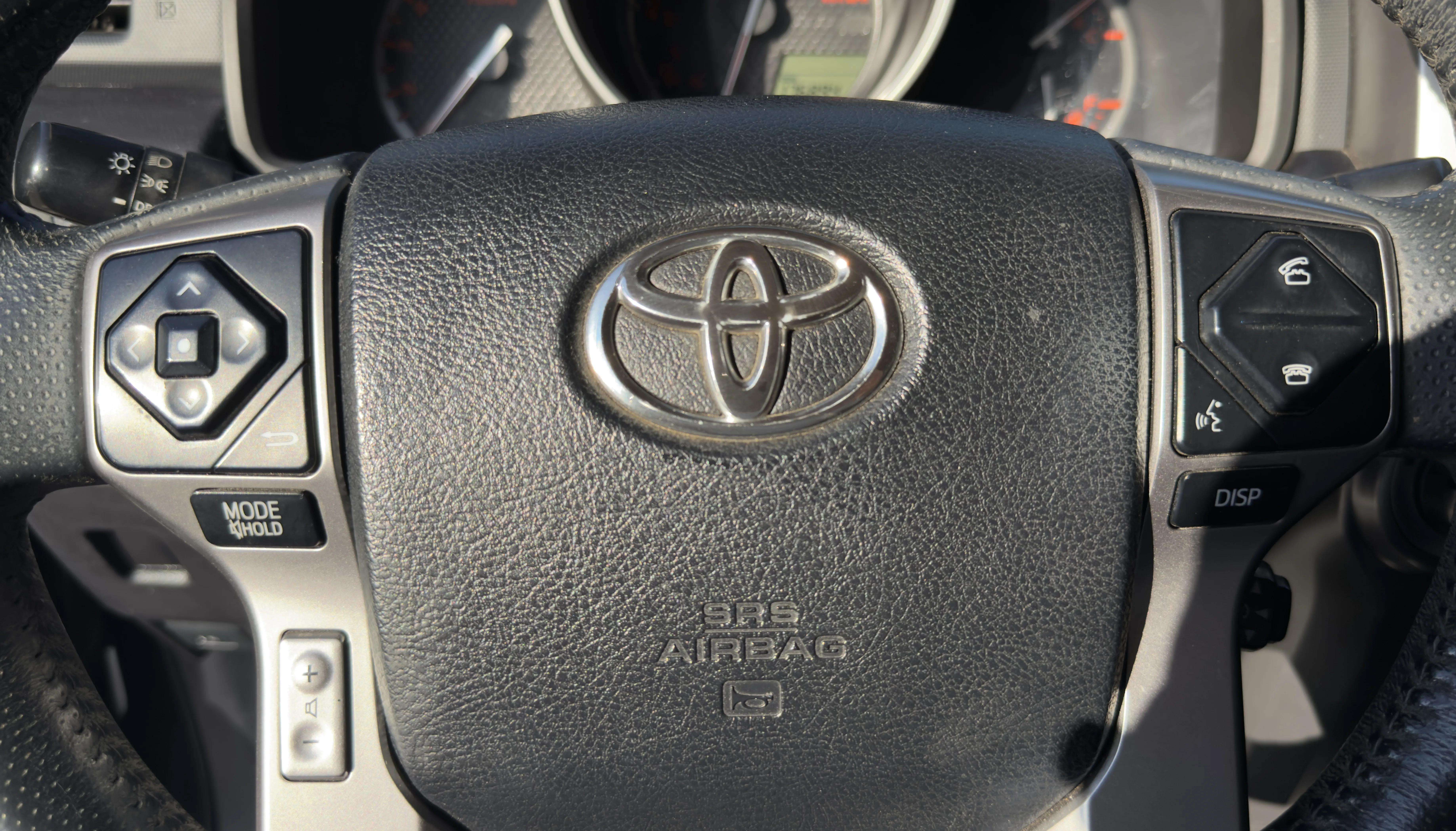 2016 Toyota 4RUNNER SR5 4WD — photo 17