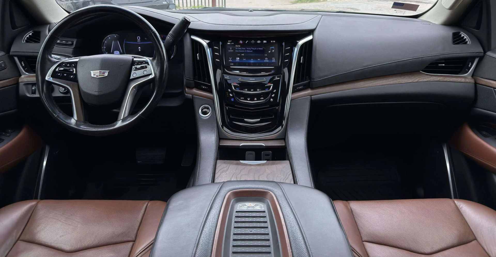 2018 Cadillac Escalade Premium Luxury — photo 11