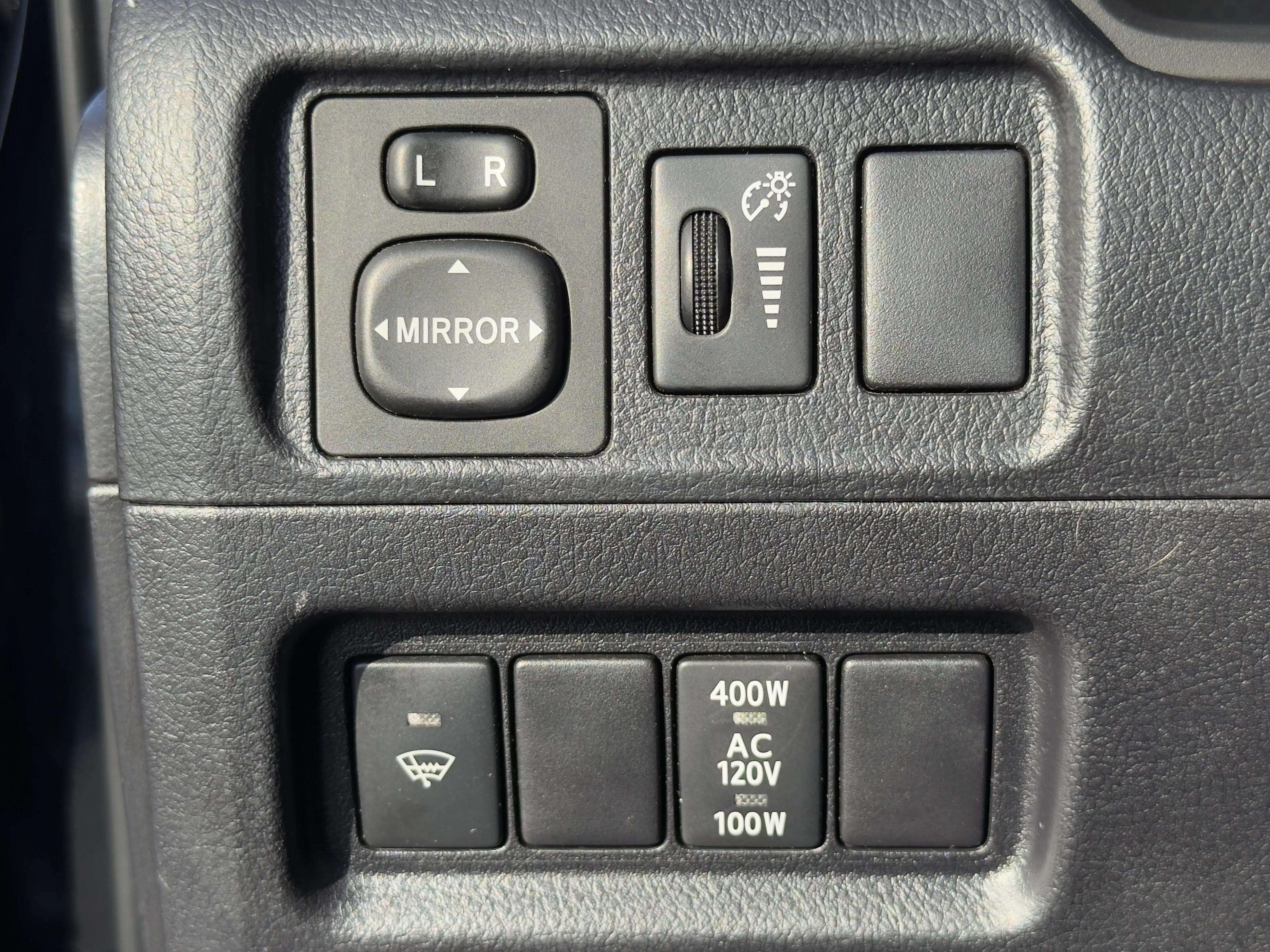 2016 Toyota 4RUNNER SR5 4WD — photo 18