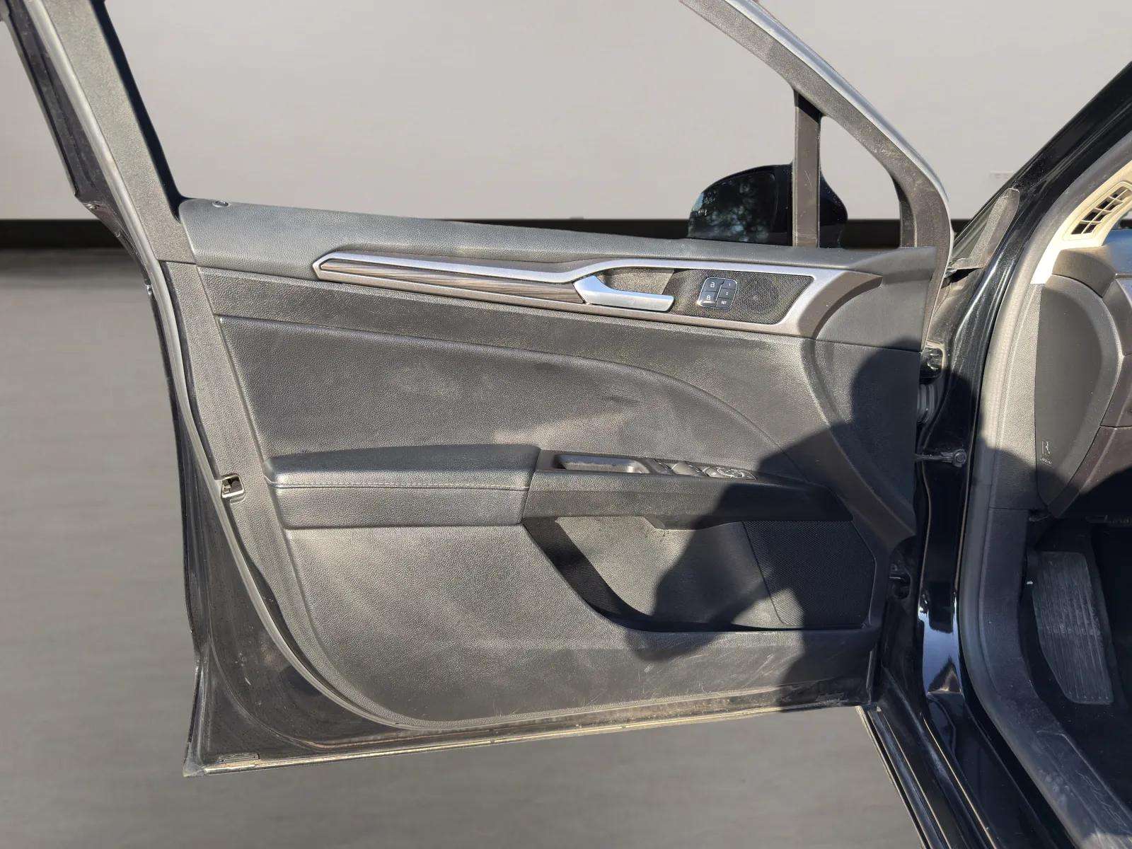 2018 Ford FUSION SE AWD — photo 17