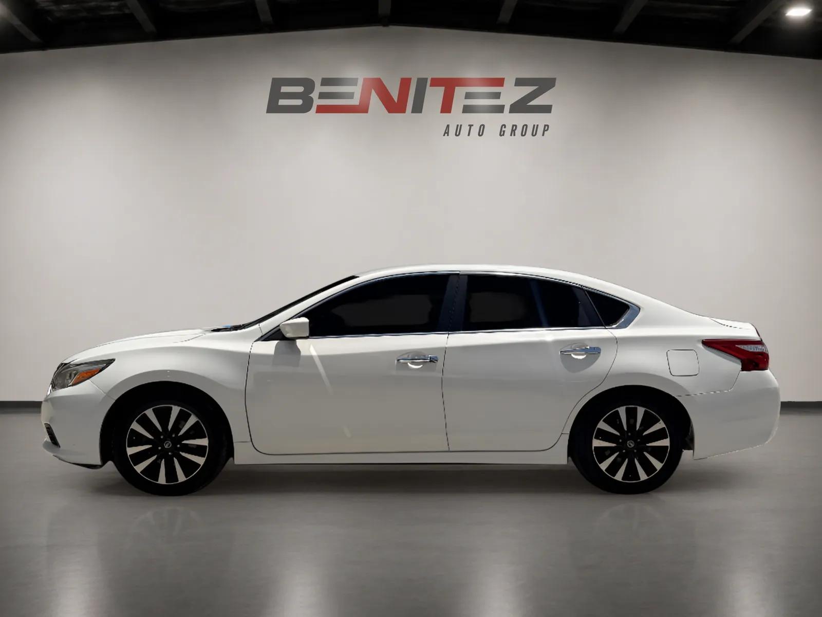 2018 Nissan Altima 2.5 SV Sedan 4D — photo 4
