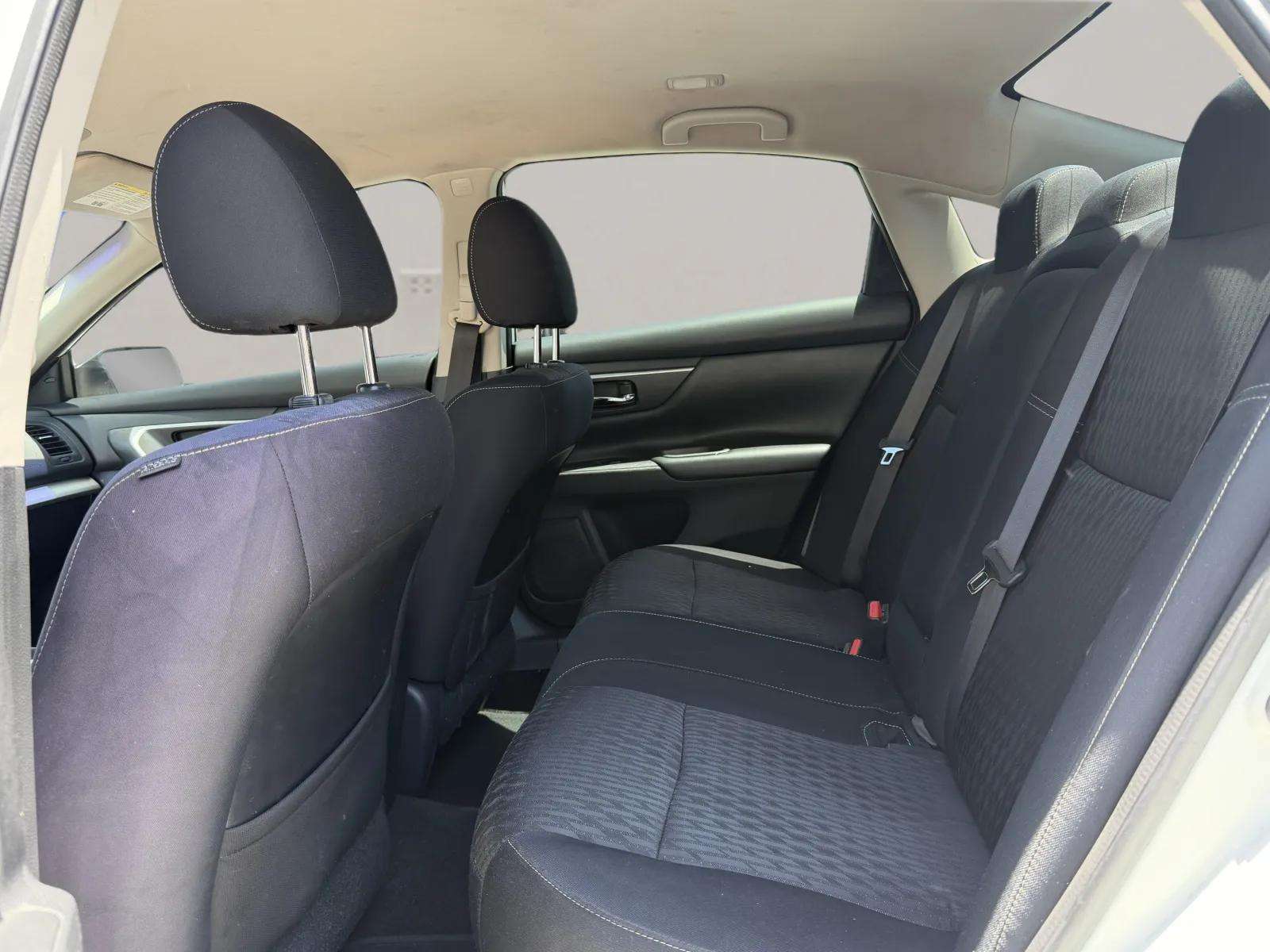 2018 Nissan Altima 2.5 SV Sedan 4D — photo 19