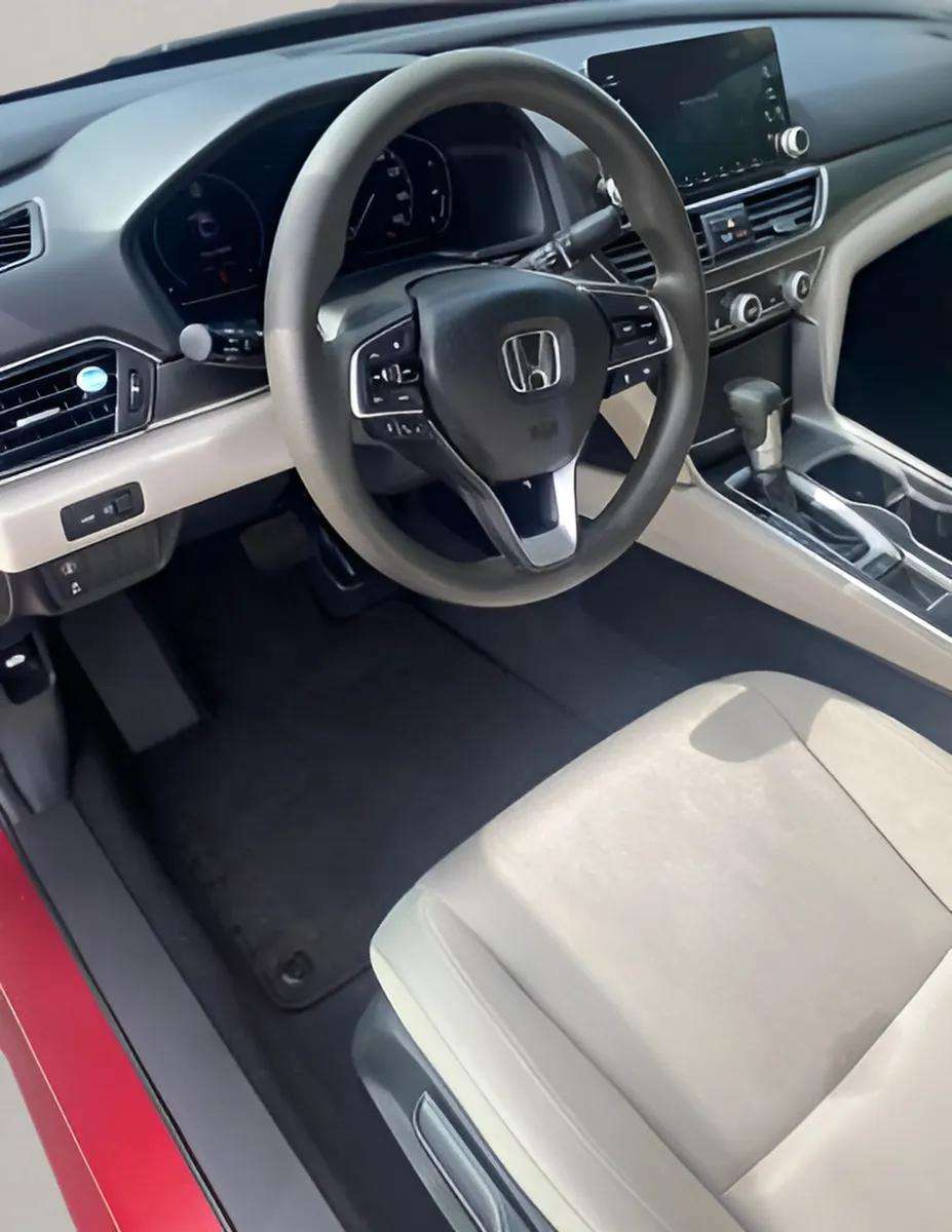 2019 Honda ACCORD LX Sedan — photo 9