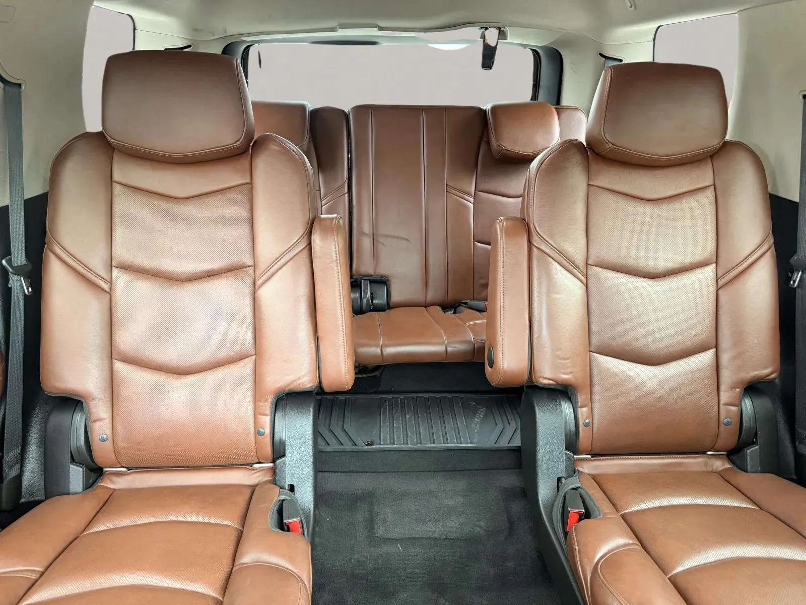 2018 Cadillac Escalade Premium Luxury — photo 30