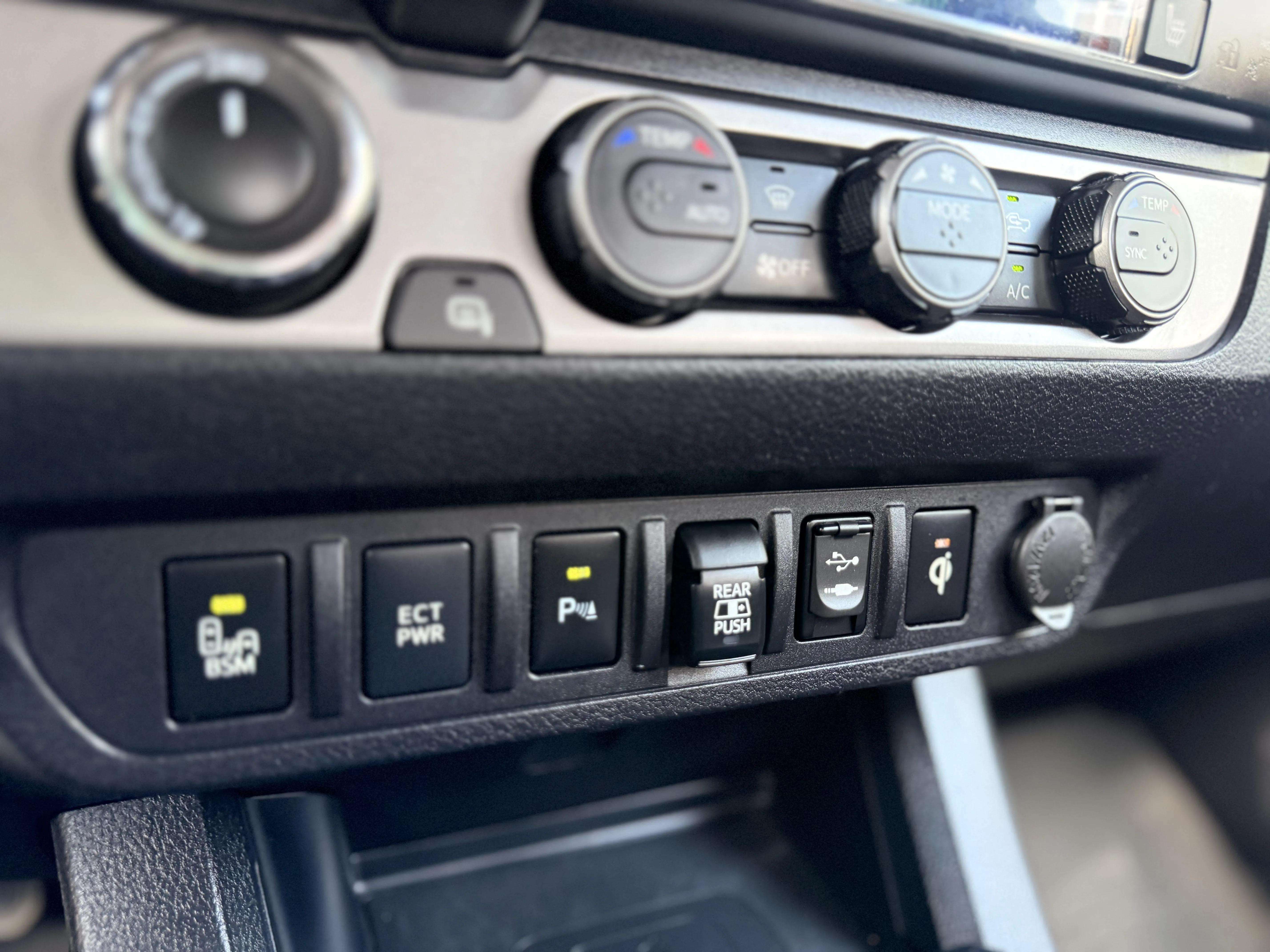 2019 Toyota TACOMA Limited Double Cab 4WD — photo 27