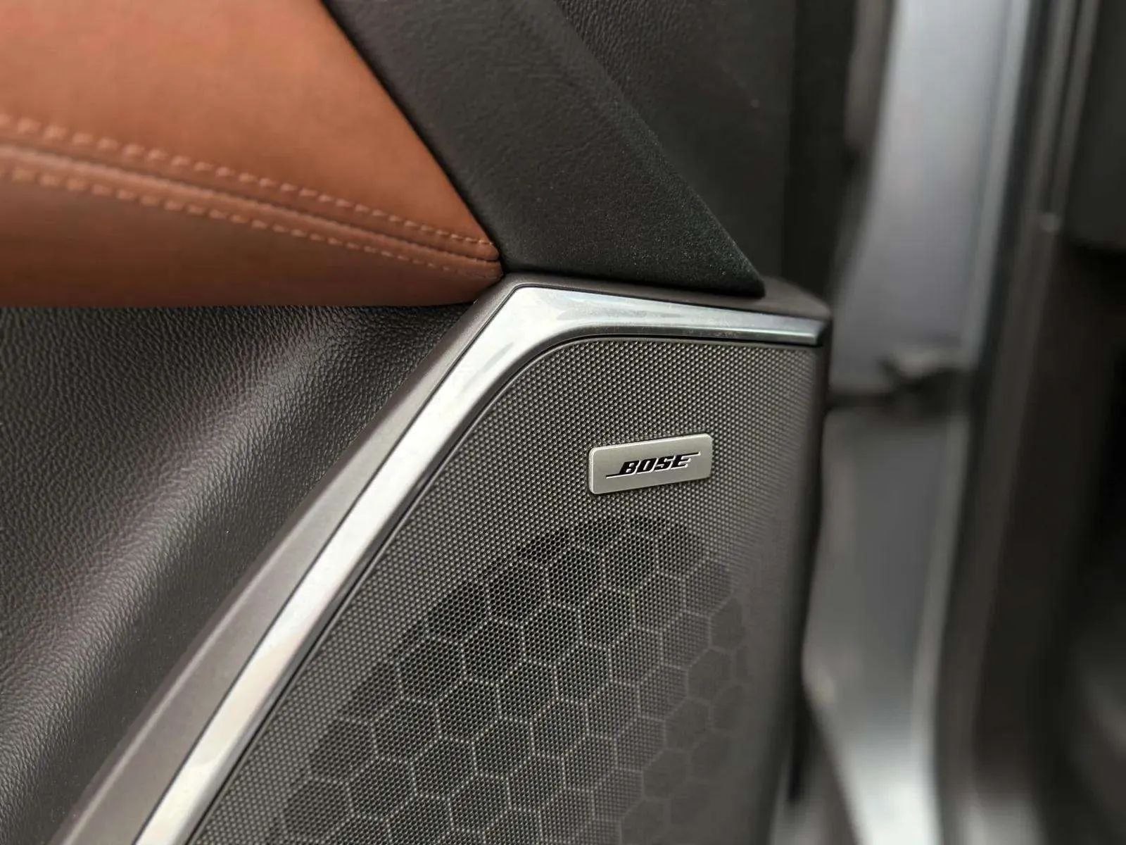 2018 Cadillac Escalade Premium Luxury — photo 25