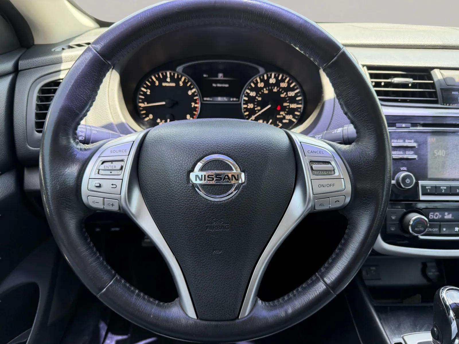 2018 Nissan Altima 2.5 SV Sedan 4D — photo 13