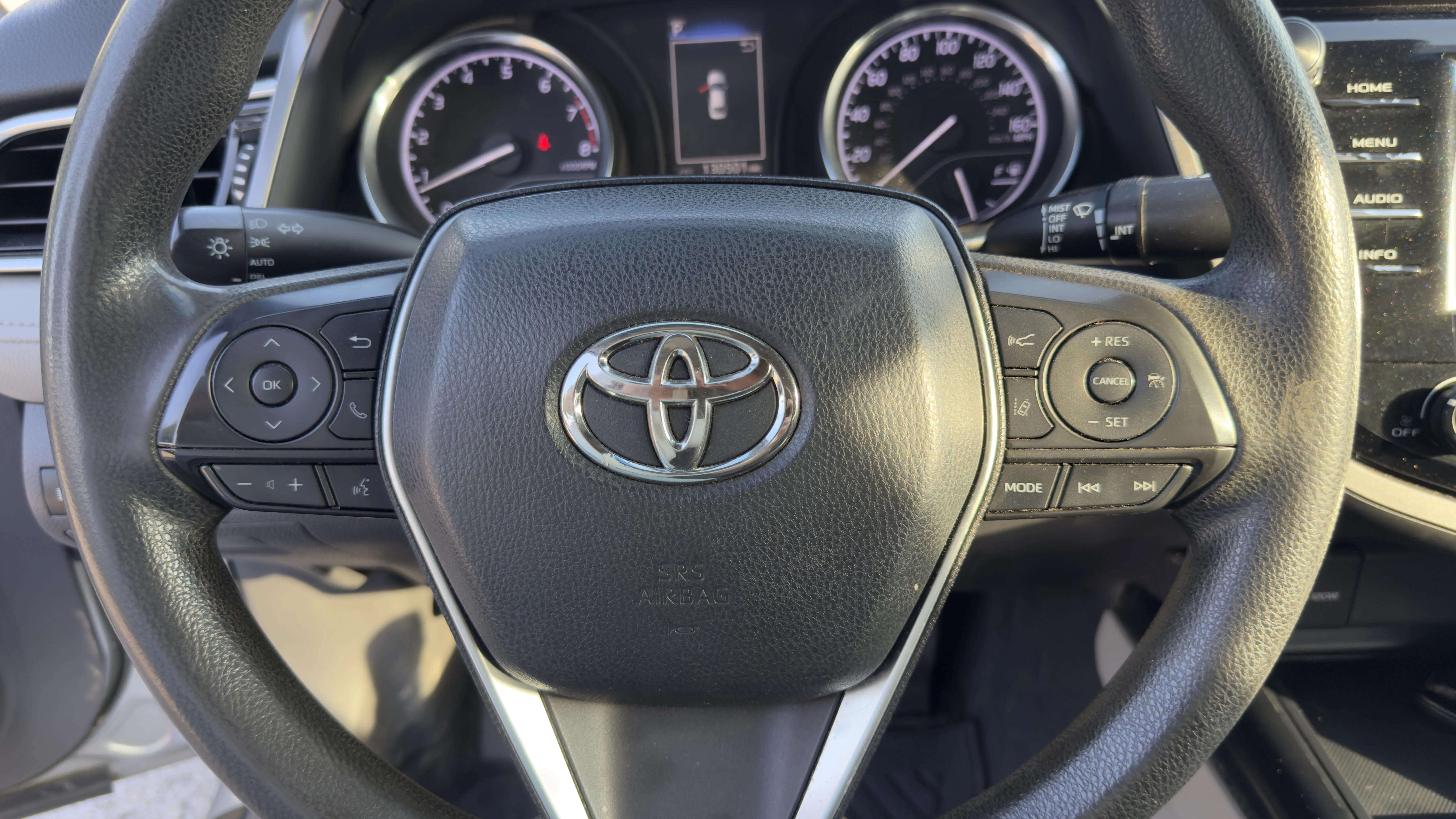 2018 Toyota Camry LE — photo 13