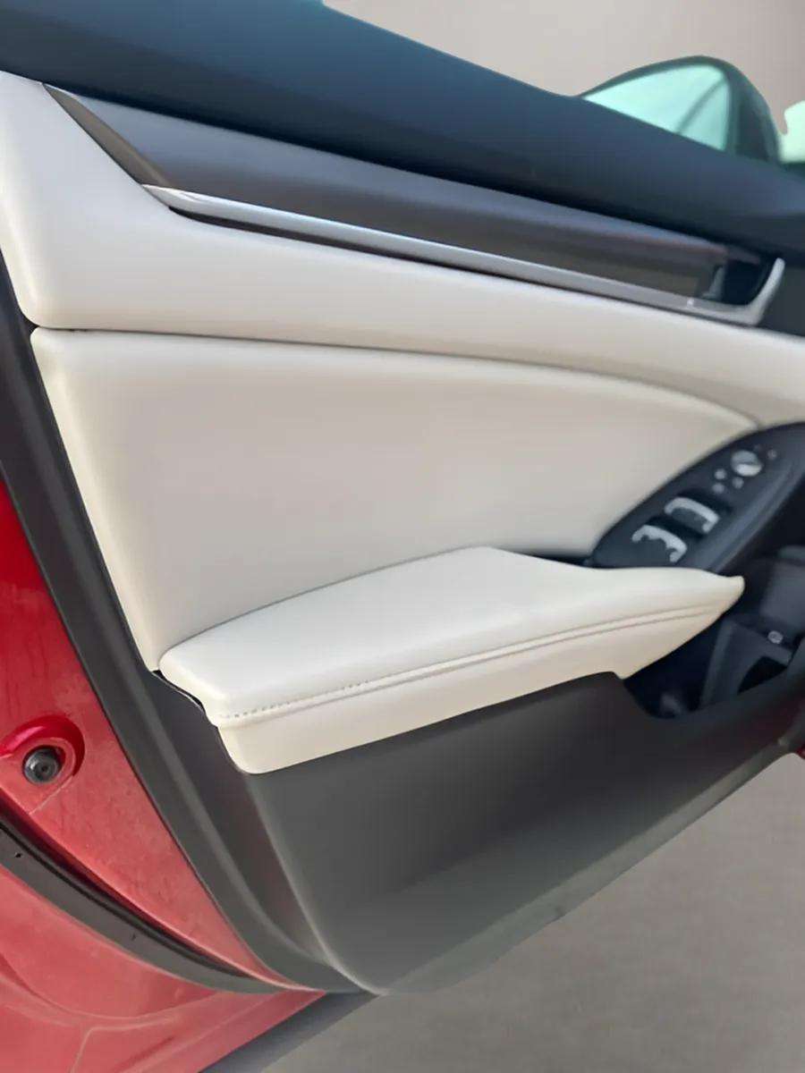 2019 Honda ACCORD LX Sedan — photo 16