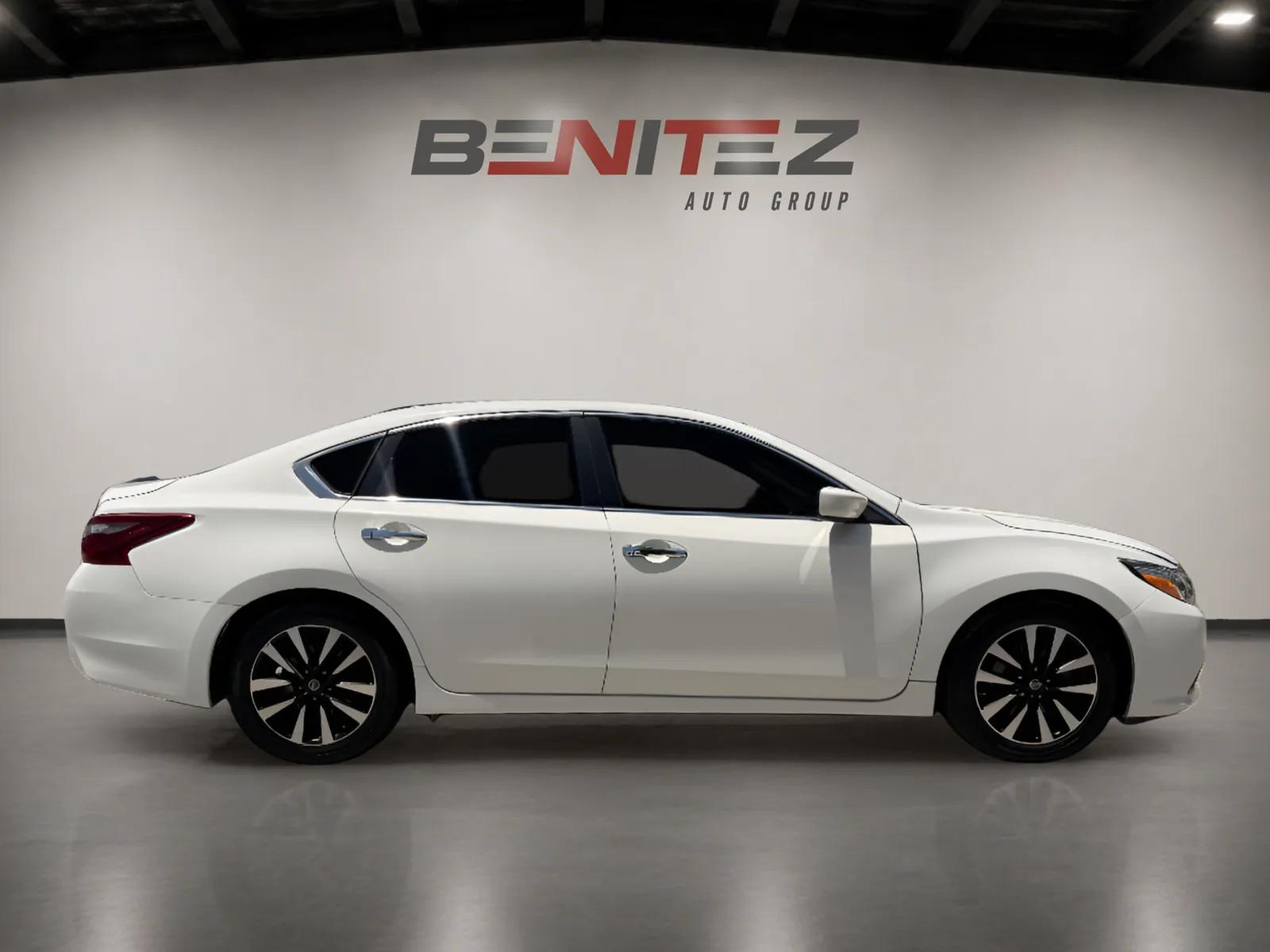 2018 Nissan Altima 2.5 SV Sedan 4D — photo 5