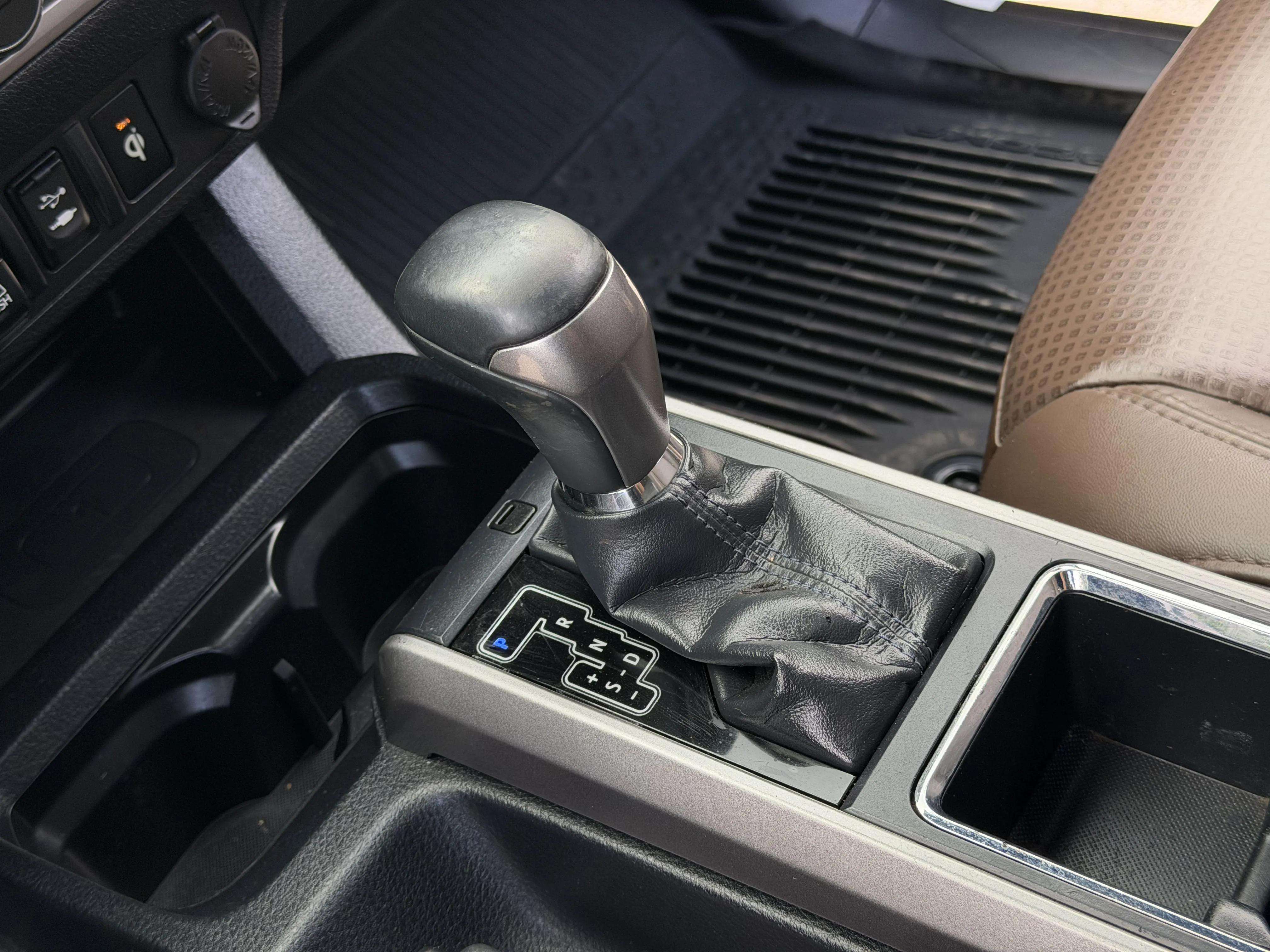 2019 Toyota TACOMA Limited Double Cab 4WD — photo 32