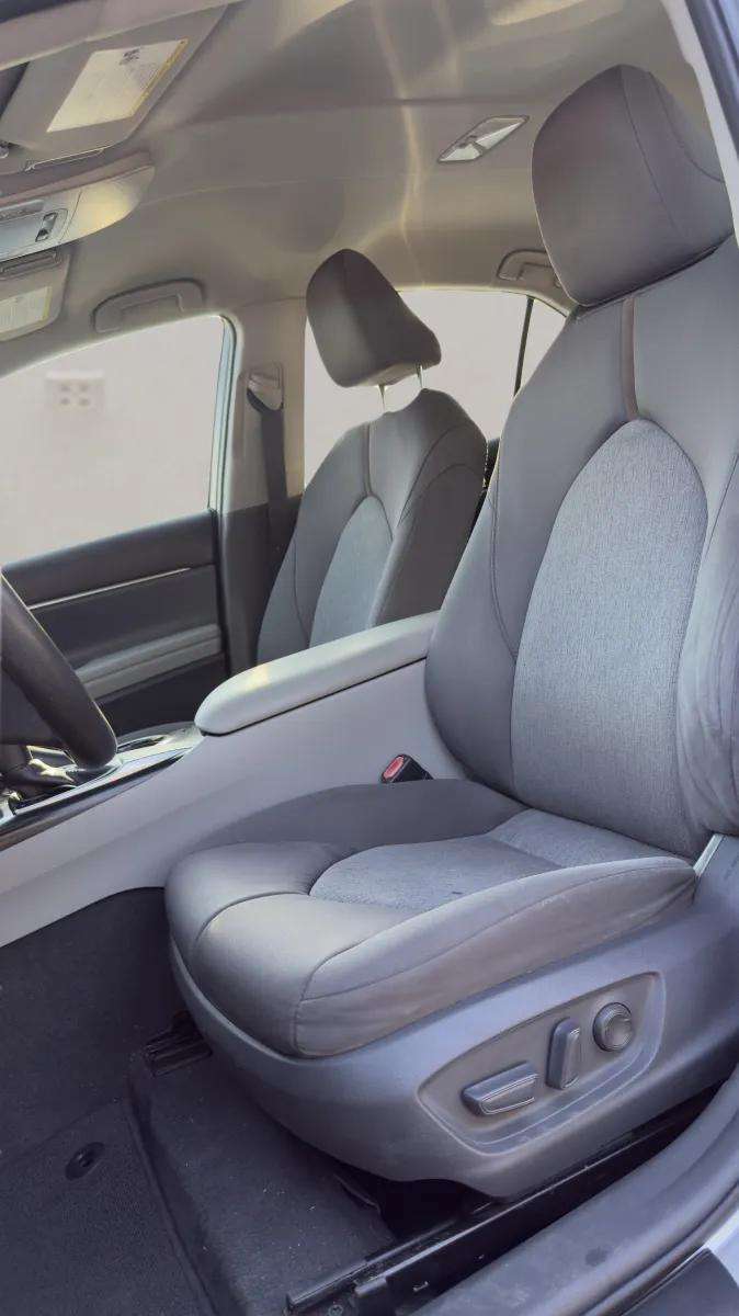 2018 Toyota Camry LE — photo 15