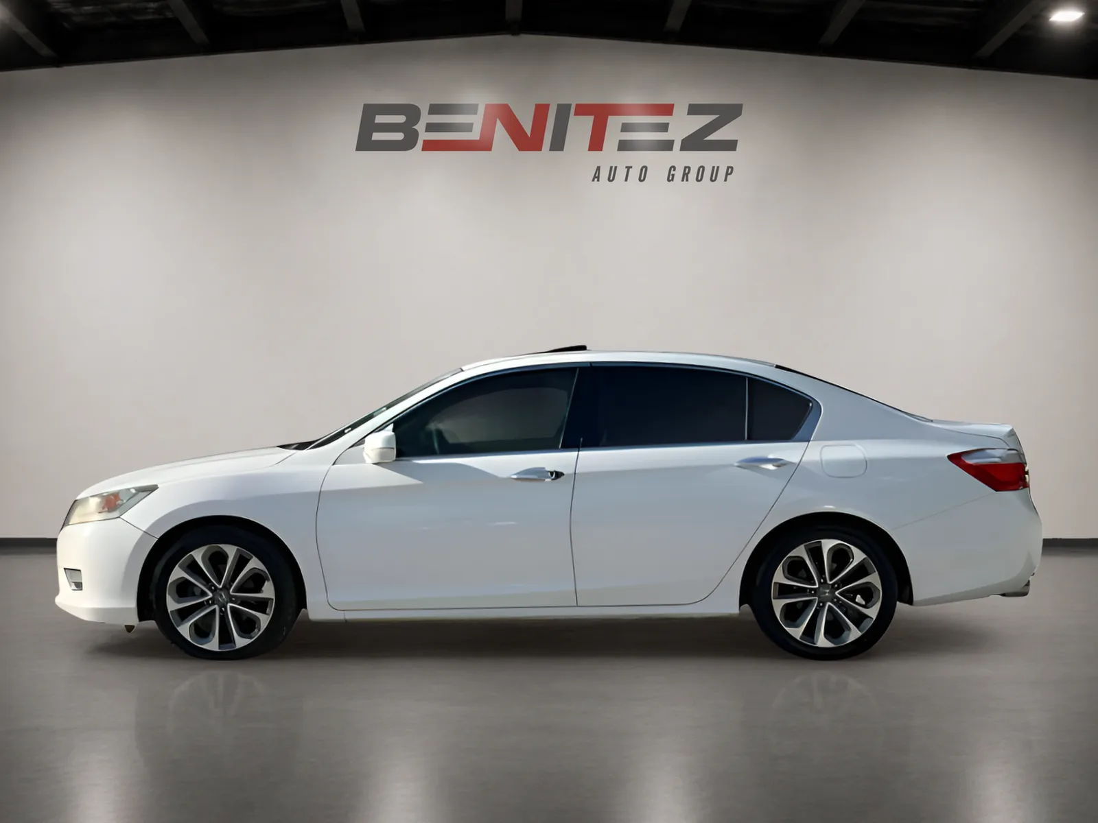 2014 Honda Accord Touring Sedan 4d — photo 2