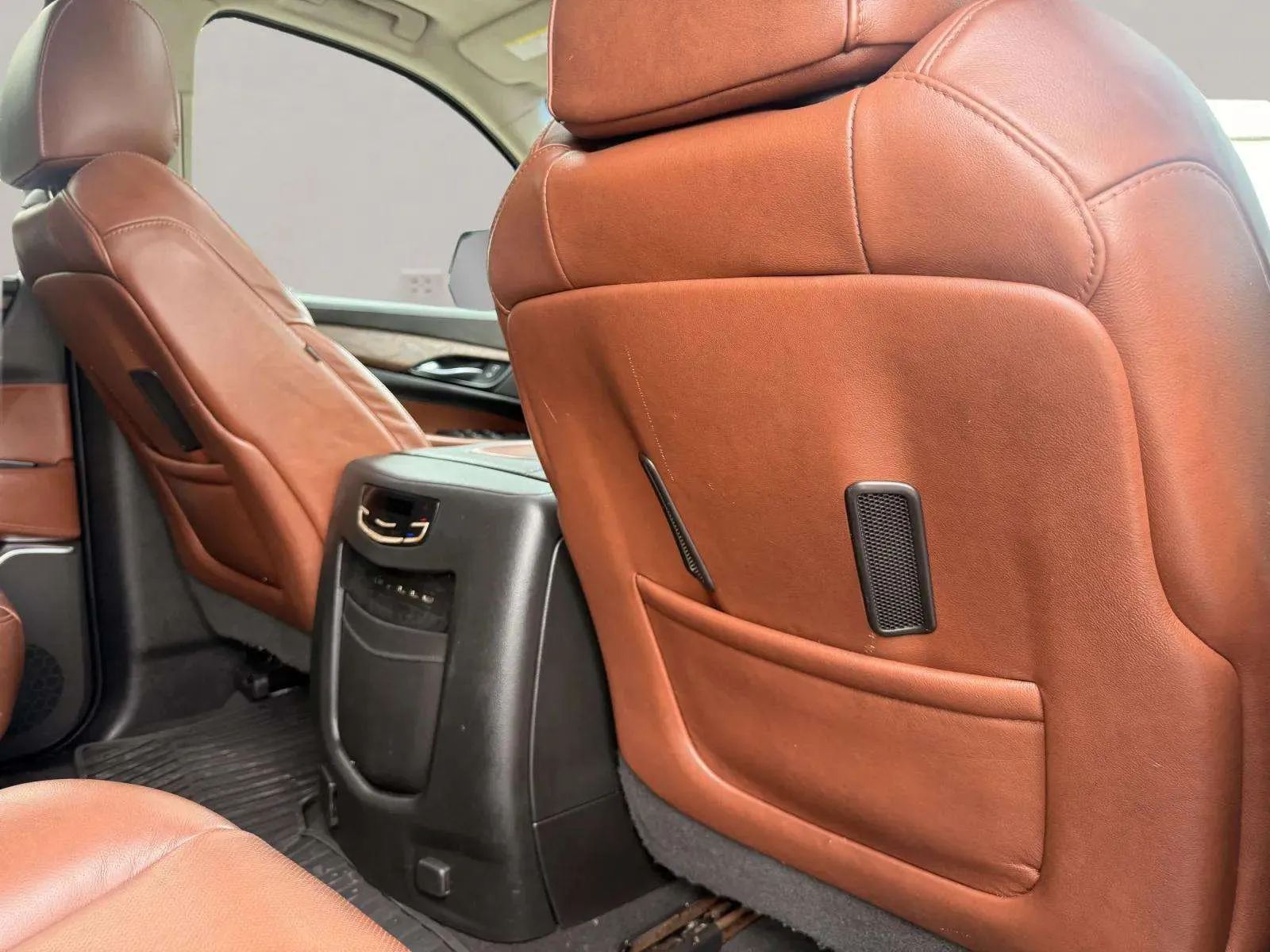 2018 Cadillac Escalade Premium Luxury — photo 27