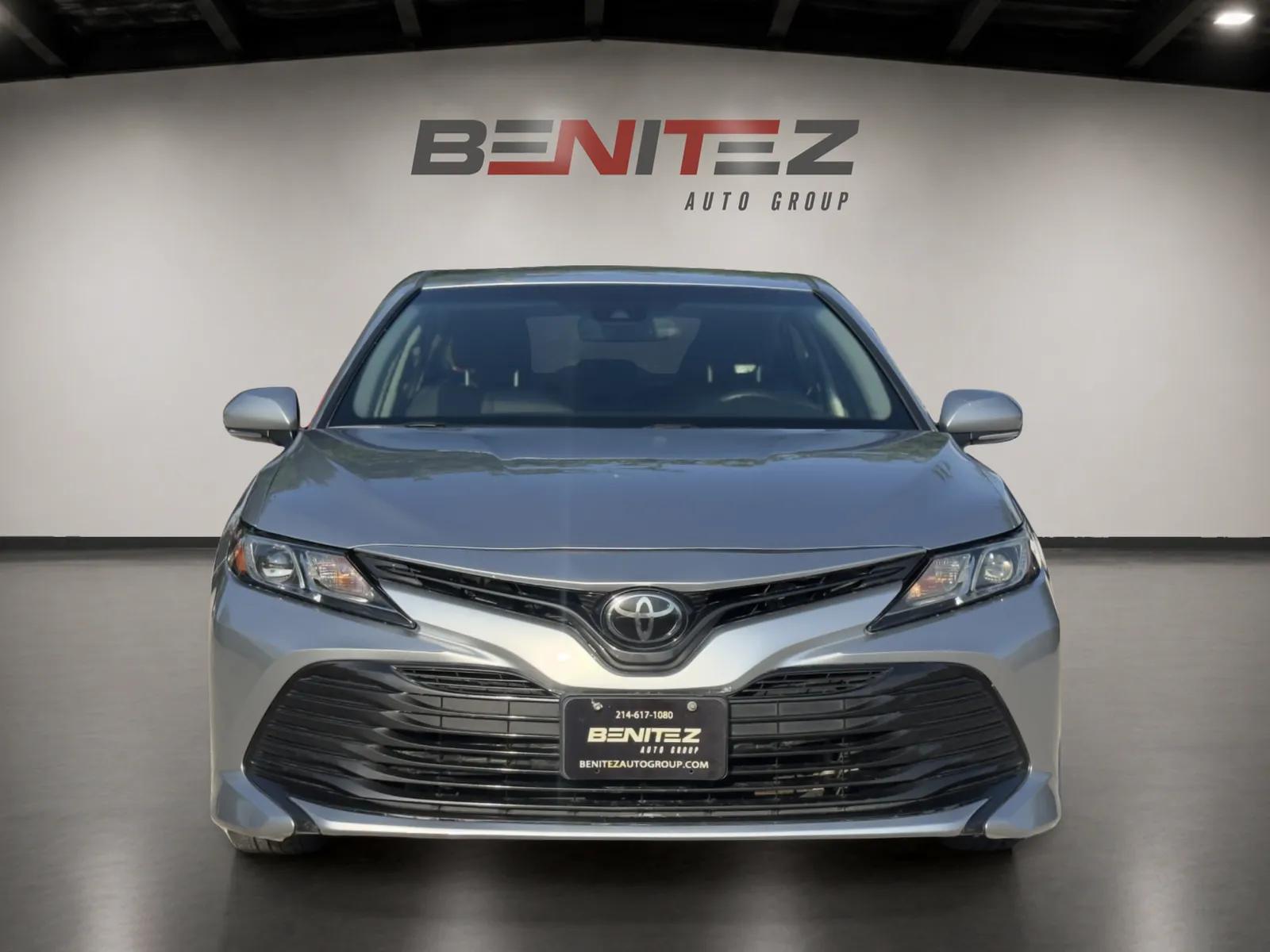 2018 Toyota Camry LE — photo 2