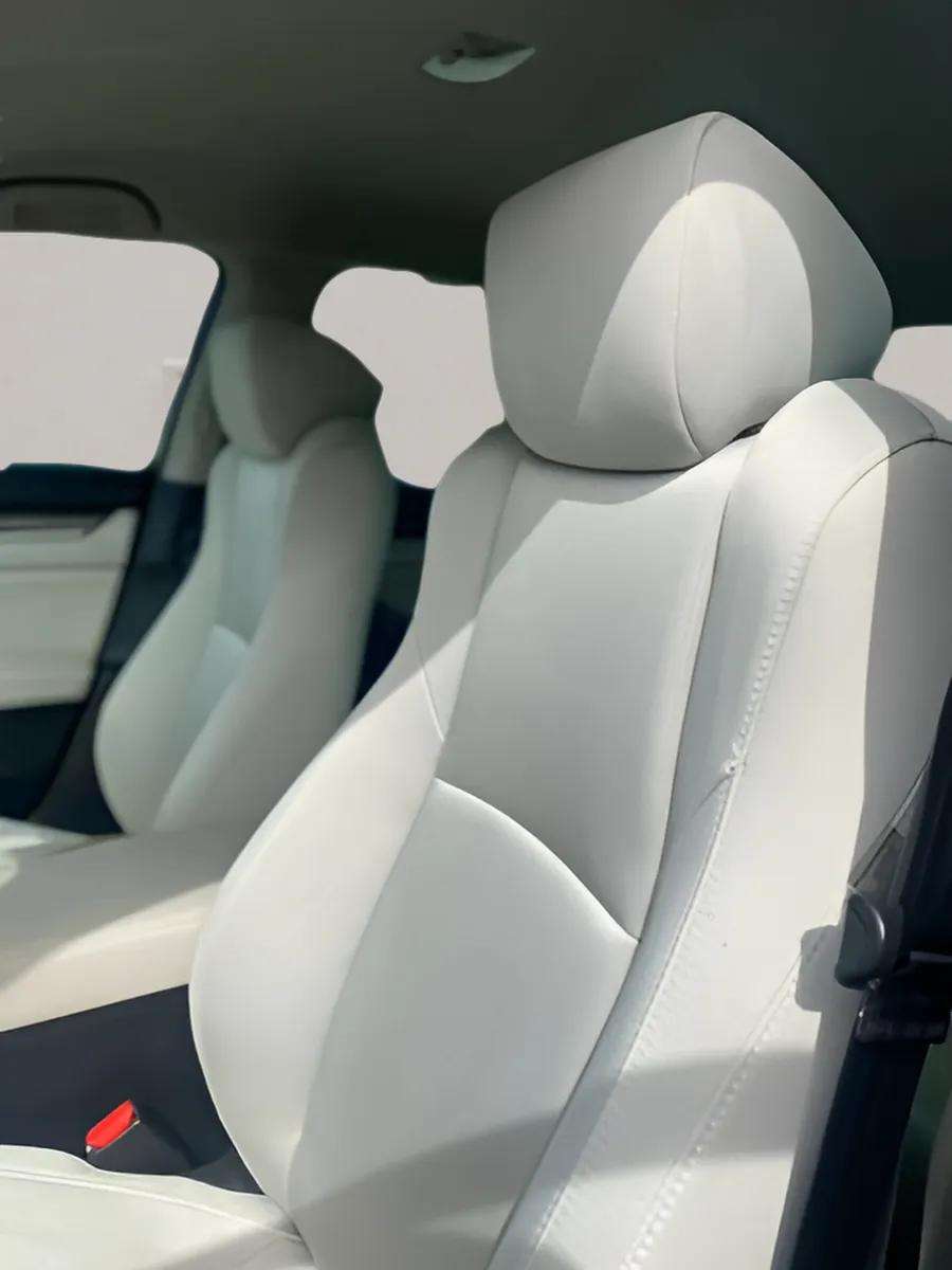 2019 Honda ACCORD LX Sedan — photo 13