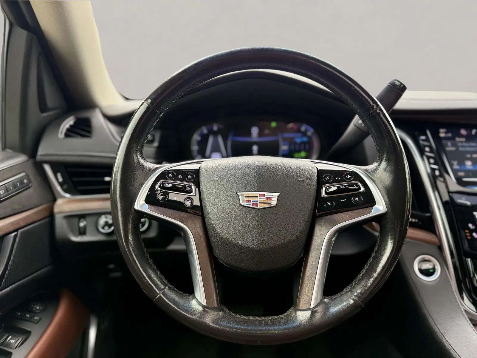 2018 Cadillac Escalade Premium Luxury — photo 13